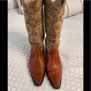 Matisse Cowboy Boots, Sz 7-1/2 M, Gorgeous tapestry chenille shaft